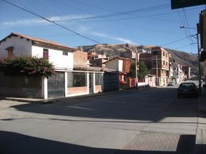 1970년대 지진 이후 건설된 현대적인 주택가