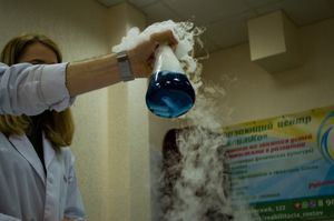 지시약으로 인디고 카민을 사용한 실험