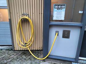 유리 세정제를 위한 "삼투수" 배급소