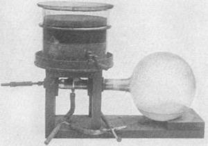 윌슨이 1911년에 완성한 안개 상자.