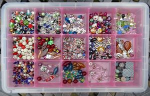 다양한 구슬 상자