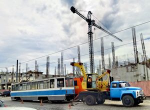 우크라이나 드니프로의 크레인 차량.