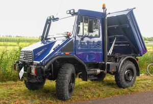 유니목 408 덤프 트럭