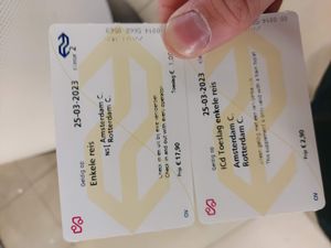 NS 티켓과 추가 요금 (암스테르담에서 로테르담까지, 인터시티 추가 요금 포함)