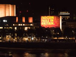 마틴 피렐의 2016년 런던 로열 국립 극장 프로젝션