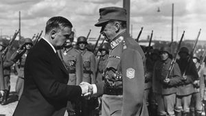 만네르헤임 원수와 에드빈 링코미에스 총리