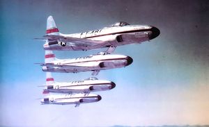 1950년 USAF 전투기 학교 곡예 비행팀. 록히드 F-80C 49-481, 49-508, 49-510, 49-511 식별.