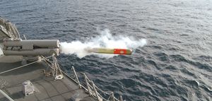 가 Mark 46 어뢰를 발사하는 모습