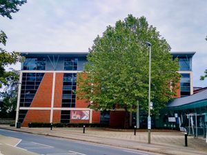 크리에이티브 아츠 대학교, 엡섬 캠퍼스