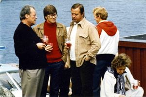 빌리 브란트가 1977년 핀란드에서 핀란드 사회민주당 대표 칼레비 소르사를 방문함