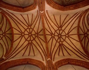 중앙 만(bay) 두 곳의 늑골 볼트