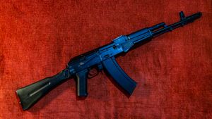 CYMA사의 돌격 소총 AK-74 M 모형