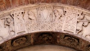 모데나 아치볼트(1120-1240년경)에 묘사된 "Winlogee" (기네비어 추정)와 "Mardoc" (모드레드일 가능성)