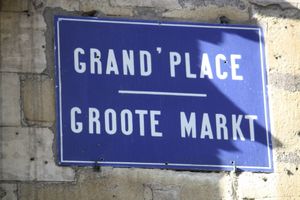 광장의 프랑스어 및 네덜란드어 공식 명칭