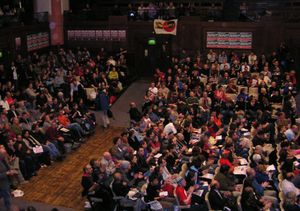 2004년 유럽 사회 포럼에서 열린 Respect의 소규모 회의