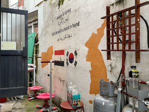 'Yemen & Korea Lets be with a hand in hand' 이태원 거리예술