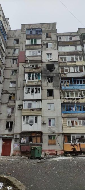 2022년 3월 3일, 24시간 공격 중 포격당한 아파트 건물