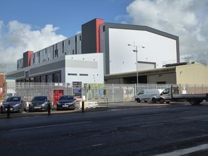 GBP}} 재개발의 중심에 있다.