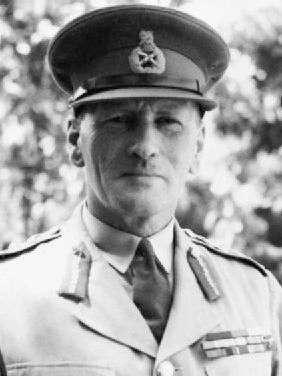 중동 주둔 영국군 사령관으로서의 클로드 오친렉 경