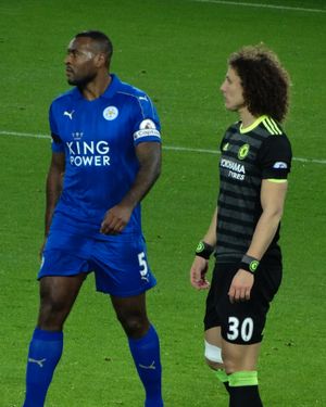 모건(왼쪽)이 2017년 레스터 시티에서 뛰는 모습