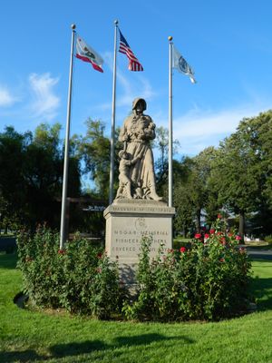 마돈나 오브 더 트레일 동상, 업랜드