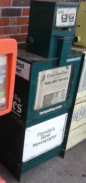 탬파 베이 타임스 신문 가판대