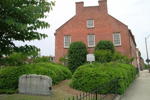 1775년 6월 "리버티 포인트 결의안"이 서명된 페이엣빌의 리버티 포인트