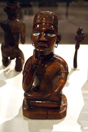 앉아 있는 남자