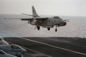 1987년 키티호크에 착륙하는 제2 비행대 정찰 비행대(VQ-2) 소속 EA-3B