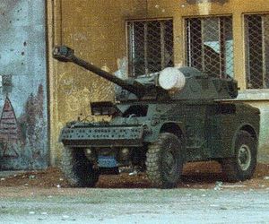 1982년 베이루트에서 레바논군의 AML-90.