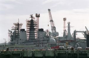 개수 및 현대화 작업 중인 인빈시블호