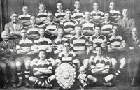 호크스 베이가 1923년 랜퍼리 실드를 차지하고 있다.