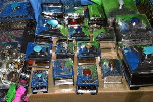 멕시코 루스 코르테즈 로드리게스 작업장의 양백 조각