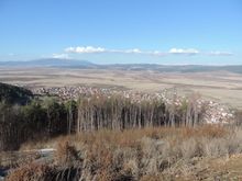 불가리아 비토샤 산에서 발원한 팔라카리아강 계곡(배경)