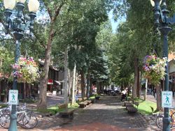 여름의 애스펀 시내 거리, 2010년 8월