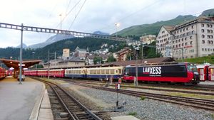 장크트모리츠는 지역 열차와 버스의 교통 허브이다