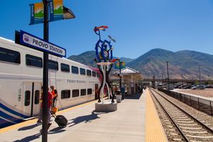 유타 교통국의 프로보역에 있는 프론트러너, 2013년 7월