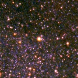 중심에 있는 세페우스자리 델타의 이미지