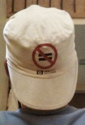 1980년대 휴렛 팩커드(Hewlett-Packard)의 "No Equals" 모자 - RPN에 대한 자랑이자 참조