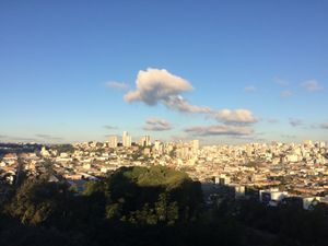 카시아스두술의 크리스토 테르세이루 밀레니우 기념비에서 바라본 모습