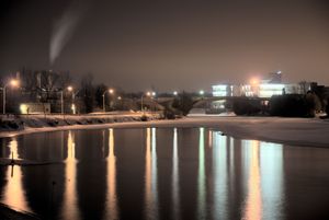 야외 시퀀스는 트렌트 대학교에서 촬영되었다.