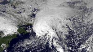 9월 21일 뉴펀들랜드에 상륙하고 있는 허리케인 이고르의 위성 사진.