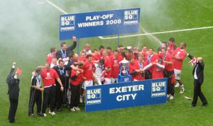 2008년 컨퍼런스 내셔널 플레이오프 결승전 승리 후 엑서터 팀의 축하.