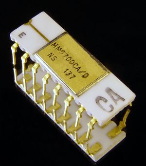 National Semiconductor MM5700CA/D 비트 직렬 4비트 마이크로컨트롤러