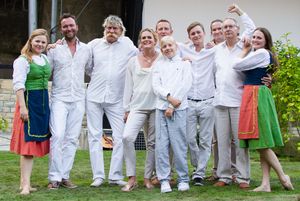 톨킨을 전문으로 하는 음악 그룹의 사진