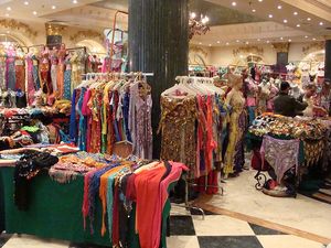 이집트 카이로의 호텔에 전시된 벨리댄스 의상의 모습