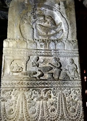 두 개의 판차탄트라 우화를 보여주는 비루팍샤 프리즈