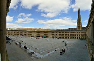 피스 홀(Piece Hall)