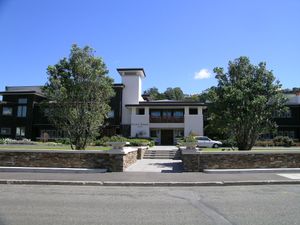 파크 로드 포스트, 뉴질랜드 웰링턴에 위치한 영화 후반 작업 시설로, 시런이 "I See Fire"를 쓰고 제작한 곳이다.