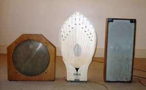 Diffuseurs from left to right: Métallique, Palme, and cabinet containing both Principal and Résonance